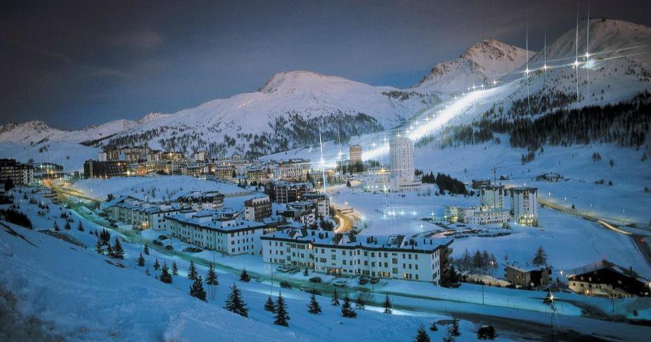 Attico Villaggio Olimpico Colle Sestriere Exterior photo